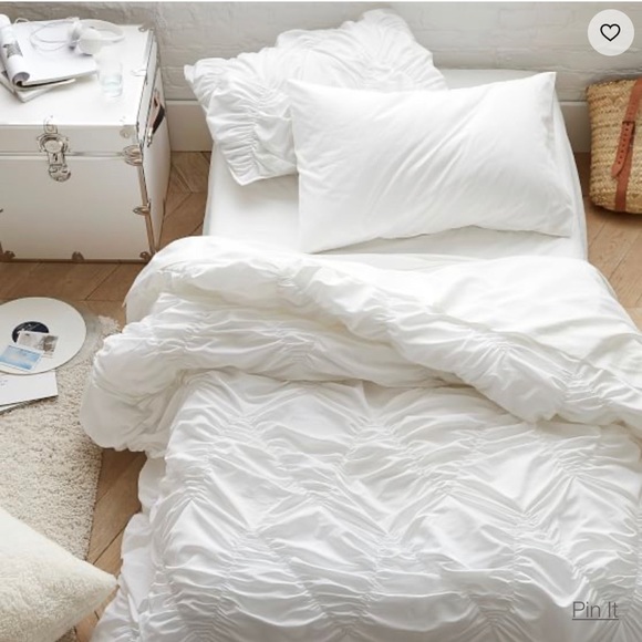 Pottery Barn Teen Other - HP 3/16/20•White comforter & shams•